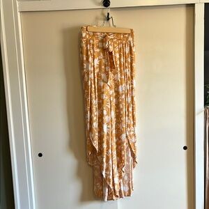 Lulu's Wide Leg Pants in Mustard Floral